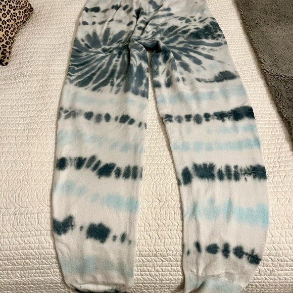 Vinta Havana tie dyed sweatpants jogg
Size small - Picture 2 of 7